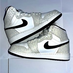 Pristine Condition Air Jordan 1 Retro High 'White Elephant'